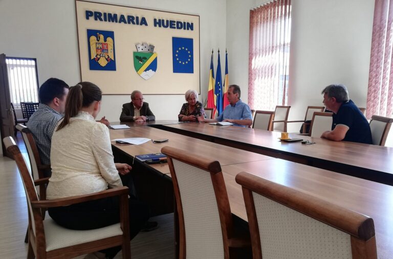 Proiectul de reabilitare și extindere a rețelelor de alimentare cu apă din Huedin a fost dezbătut la primărie
