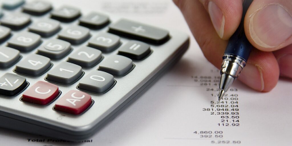 Guvernul pregătește noi taxe: crește acciza la țigări, apare taxa pe zahăr, impozitul pe locuințe ar putea exploda