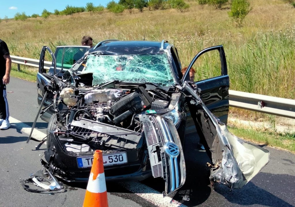 Accident cu trei victime pe autostrada A1, între Sebeș și Sibiu! Se circulă doar pe un sens!