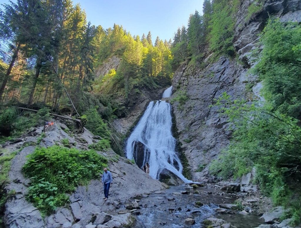 Cascada Vălul Miresei de la Răchițele poate fi vizitată din nou
