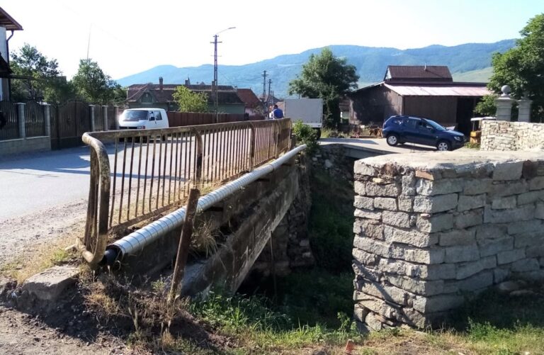 Încep lucrările de modernizare a podului din  Iara, pe DJ 107M