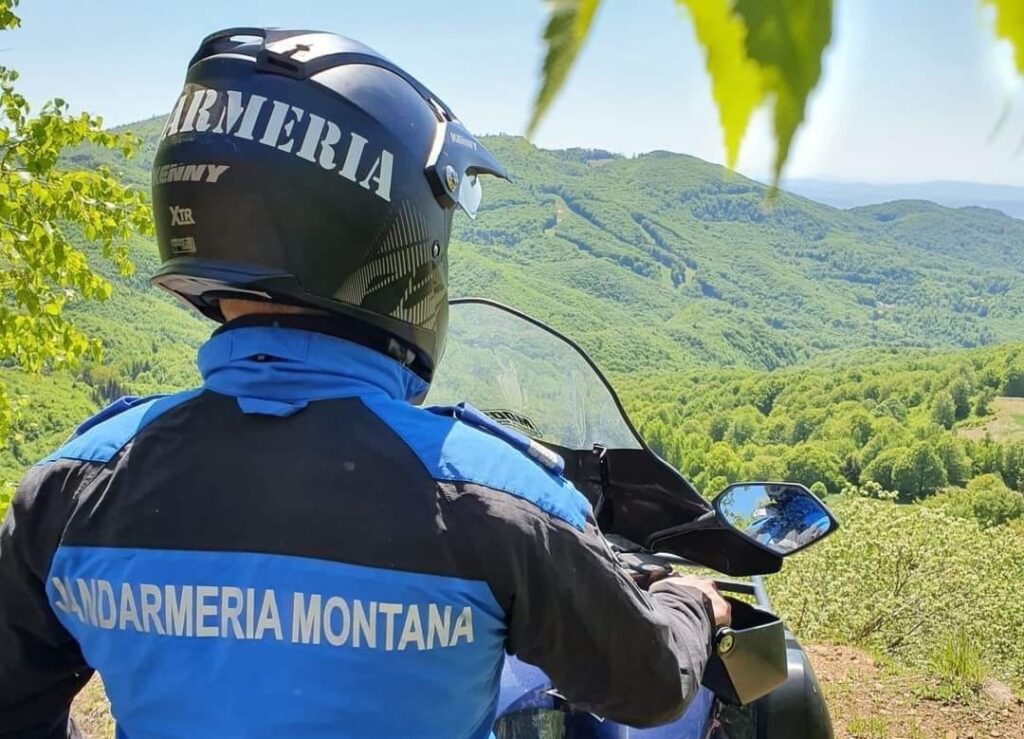 Jandarmii montani bihoreni vă oferă sfaturi utile pentru o drumeție reușită în Apuseni