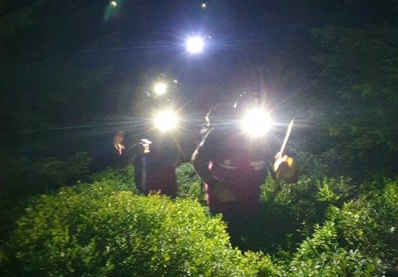 Salvamontiștii din Apuseni au găsit și salvat 5 turiști rătăciți în Vârful Bohodei, din Padiș: Turiștii au ignorant marcajele de avertizare!