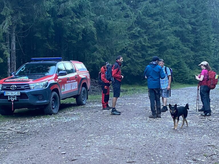 Un turist din Polonia s-a accidentat în zona Padiş, în Apuseni: A fost salvat de către salvamontiștii bihoreni!