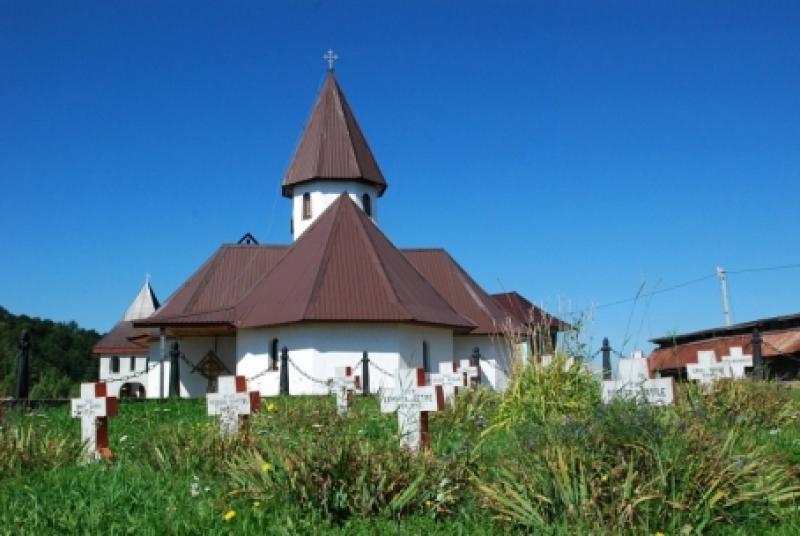 La căpătâiul eroilor căzuți în războiul mondial: Mănăstirea ,,Înălţarea Domnului” Muntele Rece