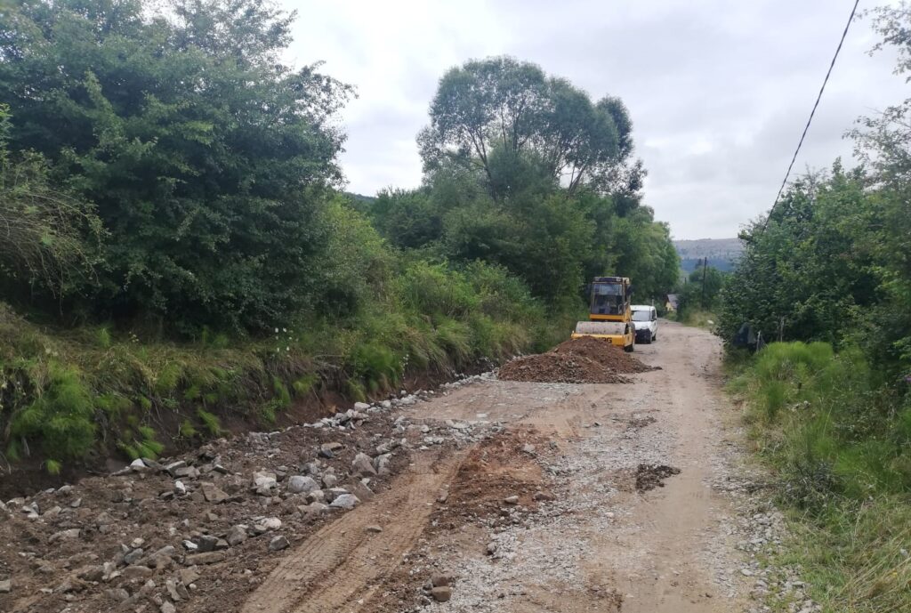 Lucrări de întreținere cu asfaltare pe drumul județean 103Z lacul Micești – Tureni