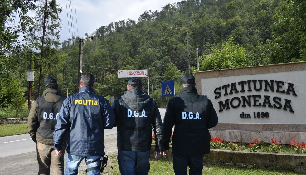 Conflictul dintre primarul și viceprimarul din Moneasa a ajuns la Direcția Generală Anticorupție