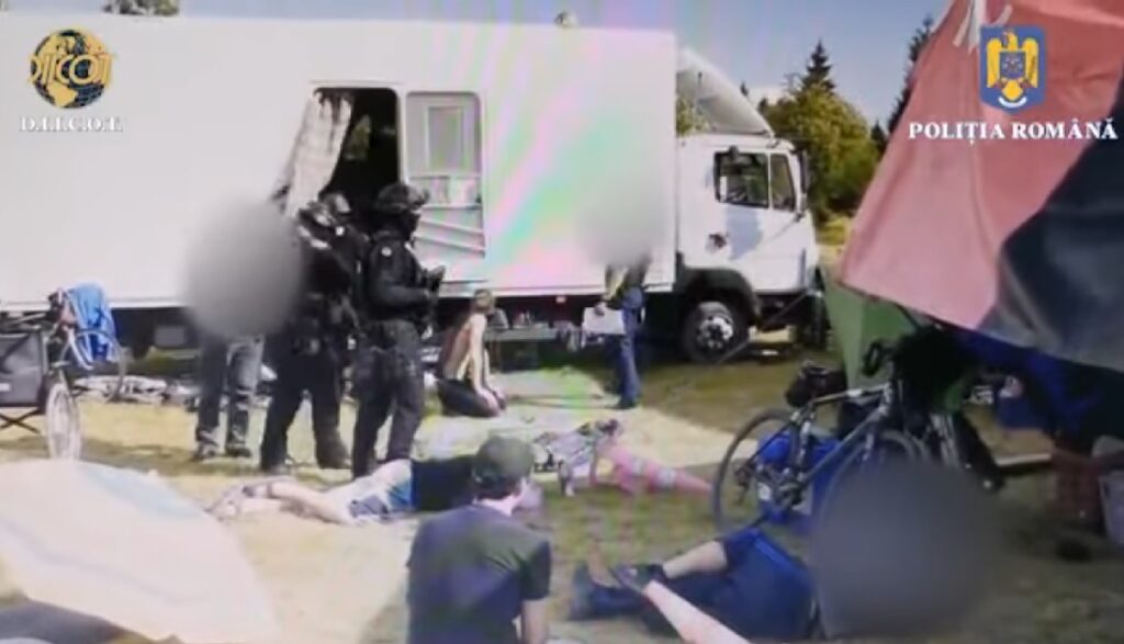(VIDEO) Poliția a găsit un arsenal de droguri și substanțe halucinogene la un eveniment!
