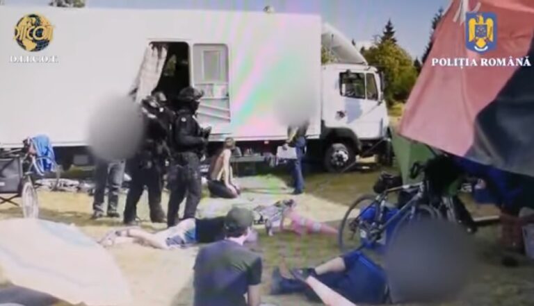 (VIDEO) Poliția a găsit un arsenal de droguri și substanțe halucinogene la un eveniment!