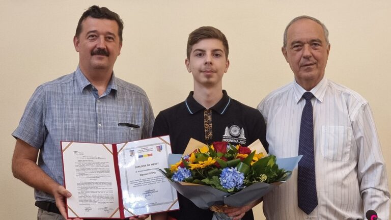 Un licean hunedorean este considerat un geniu al informaticii: Ce premii a obținut?