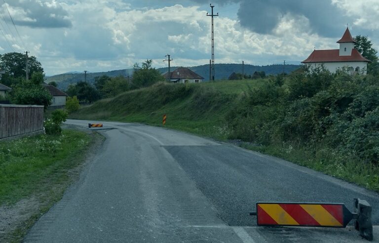 S-au demarat lucrările de întreținere pe DJ191D (DJ 108A) – Vânători – limită cu județul Sălaj