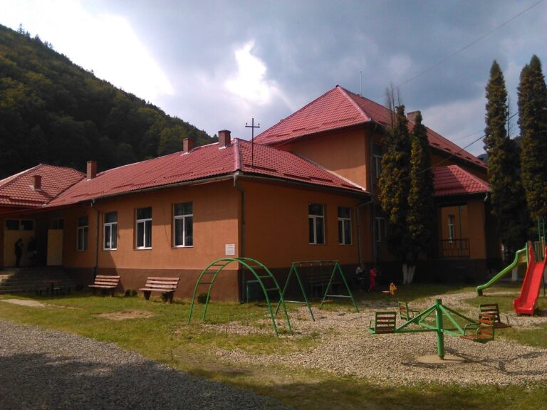 Școala Gimnazială din Valea Ierii a scos la concurs posturile de administrator financiar și secretar