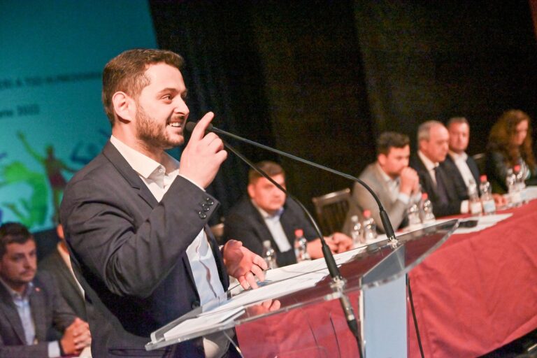Țambă, după turneul de ping-pong cu iz politic liberal de la Colegiul „Iancu de Hunedoara”: „Elevii acestei instituții nu merită să fie târâți în scandaluri sau evenimente politice”