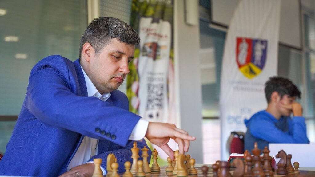 40 de mari maeștri și maeștri internaționali ai șahului din peste 10 țări se duelază la Geoagiu-Băi