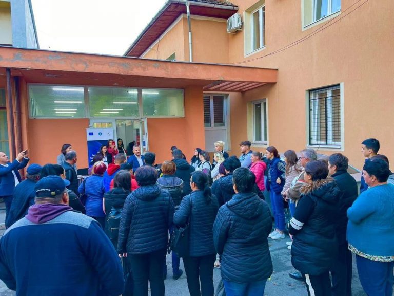 29 de angajatori au oferit aproape 900 de locuri de muncă, la Bursa Locurilor de Muncă din Beiuș