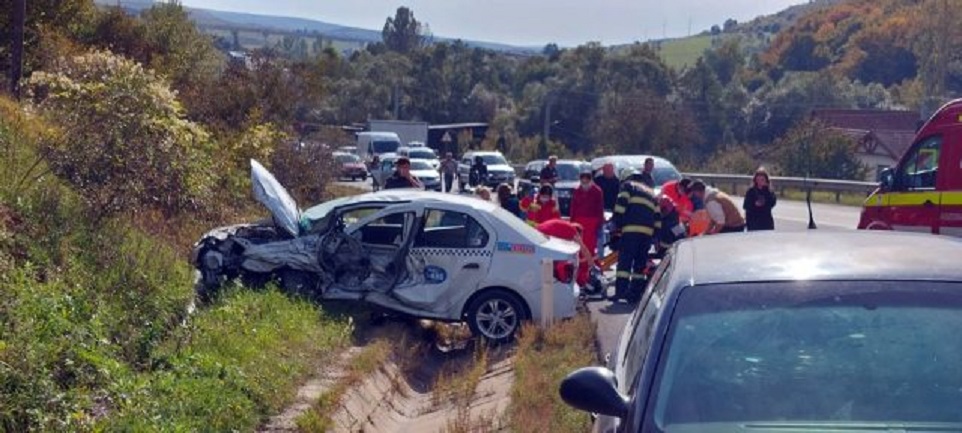 Traficul pe DN 1 Turda-Cluj este blocat: Patru mașini sunt implicate într-un accident grav!