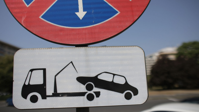Lege: Poliția Rutieră poate dispune ridicarea vehiculelor staționate neregulamentar pe trotuar