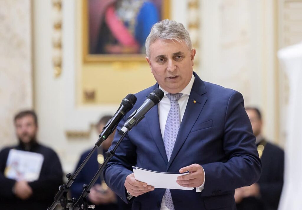 USR susține că ministrul de interne, Lucian Bode, a copiat de pe Wikipedia în teza de doctorat