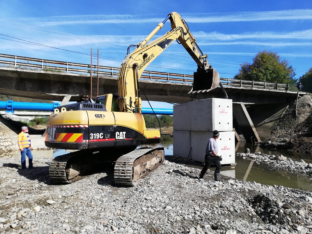 A început construcția podului provizoriu din Someșu Rece, pe drumul județean 107P