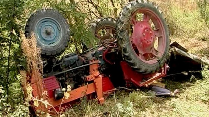Un bărbat din Brad a murit după ce s-a răsturnat cu tractorul la marginea unei păduri din zona Valea Bradului 