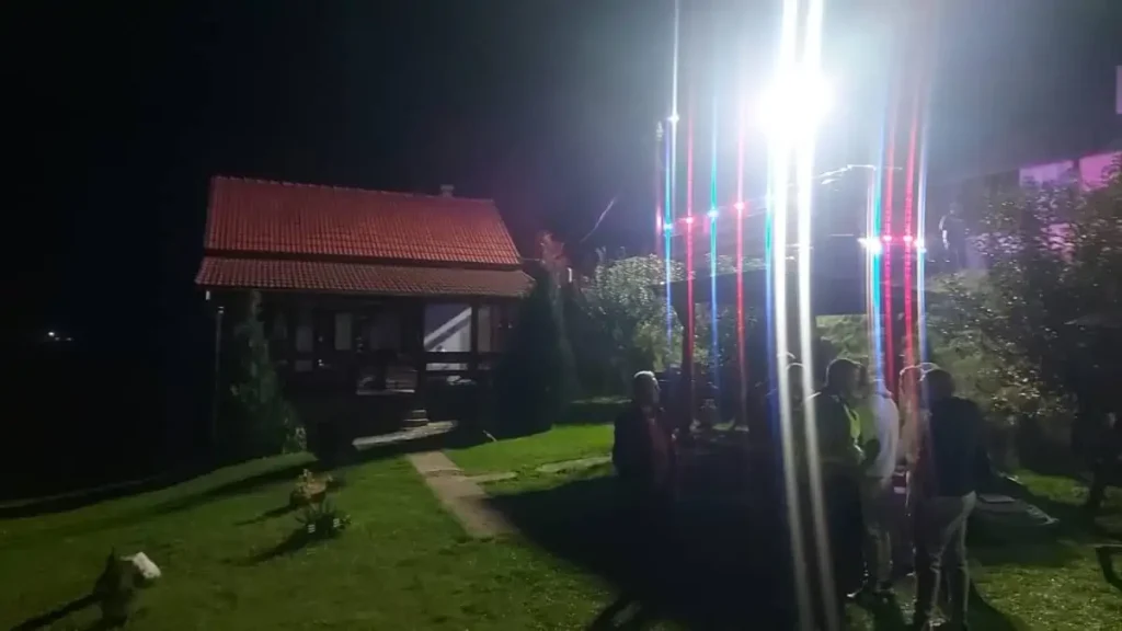 Explozie la o cabană din Vălișoara, pe Valea Aiudului: Un termoșemineu a explodat și a rănit doi adolescenți