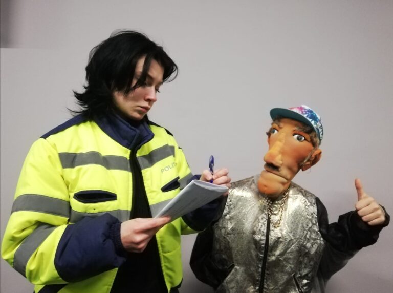 Premieră la teatrul Magic Puppet: „Pe drum”, un spectacol de educație rutieră pentru tineri