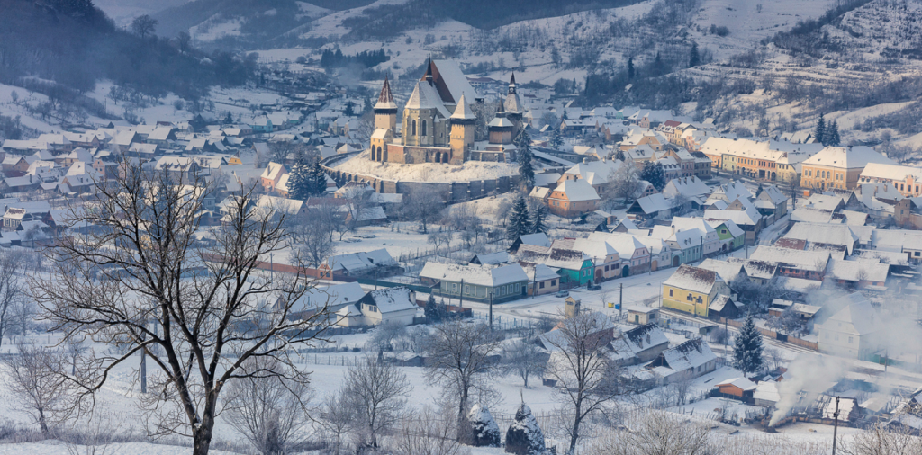 Biserici fortificate, situri UNESCO, case  tradiționale renovate: Colinele Transilvaniei primește certificarea ca destinație ecoturistică!