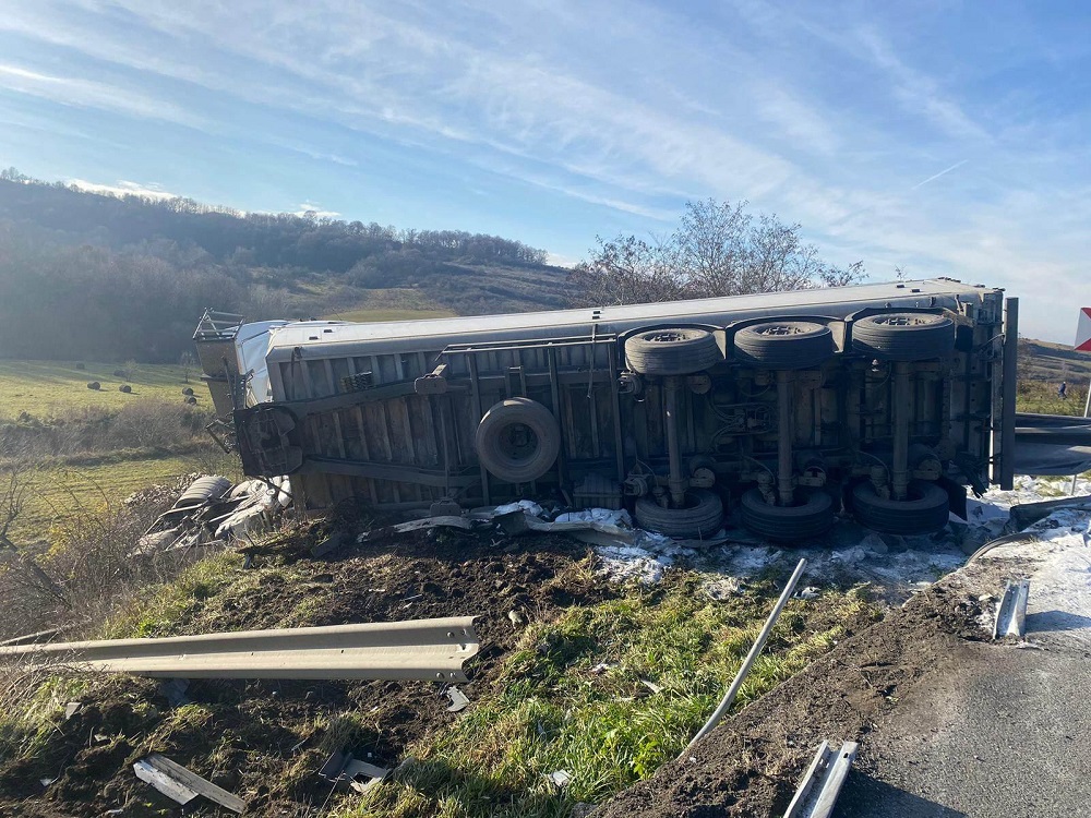 Accident MORTAL pe DN1 E60 Cluj-Oradea, între localitățile Șaula și Izvoru Crișului: O femeie și-a pierdut viața!