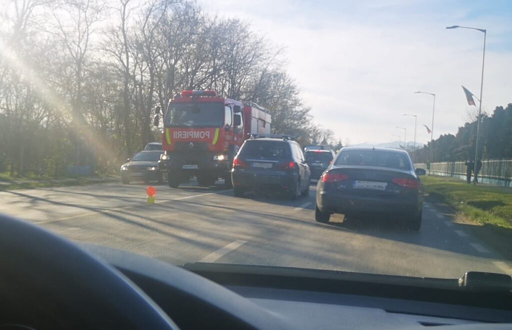 Accident în Florești, pe DN1E60 Cluj-Oradea: Sunt trei mașini implicate în accident!