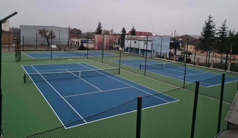 Terenurile de tenis de la Stadionul Municipal din Beiuș au fost complet recondiționate