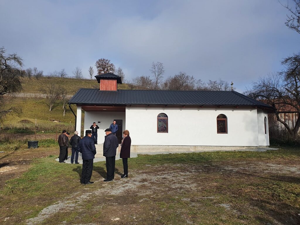 S-a sfințit capela din Lupșa. Radu Penciu: Anul viitor vom continua cu amenajarea curții