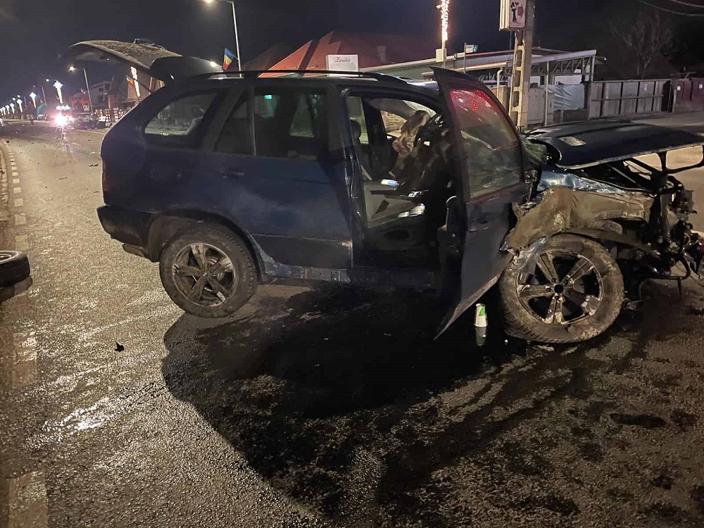 Accident GRAV cu trei mașini pe DN1E60 Cluj-Oradea, la ieșire din Florești, spre Gilău!