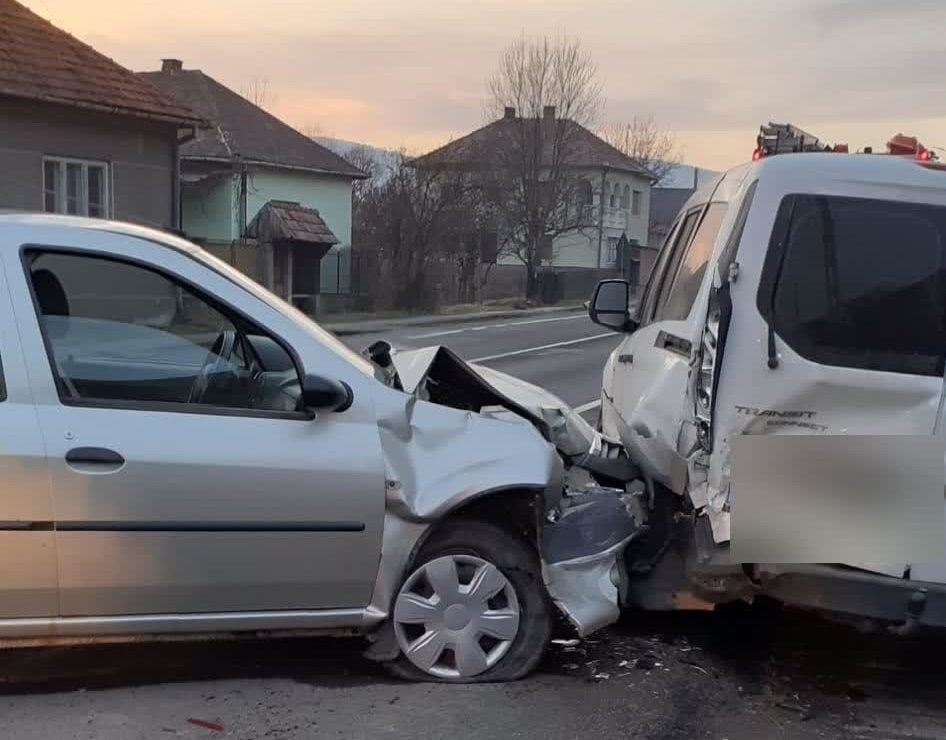 Accident pe DN1E60 Cluj-Oradea, în Căpușu Mare: Un bărbat a fost transportat la spital!