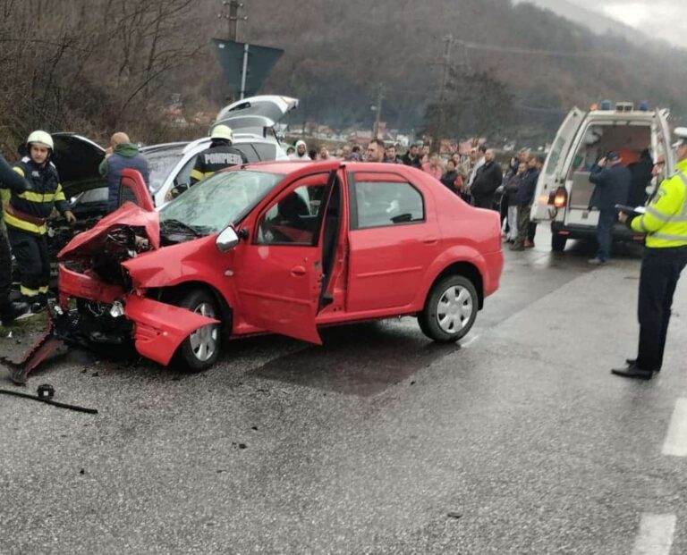 Accident soldat cu un mort la Mihăileni, lângă Brad: Alți doi oameni sunt grav răniți!