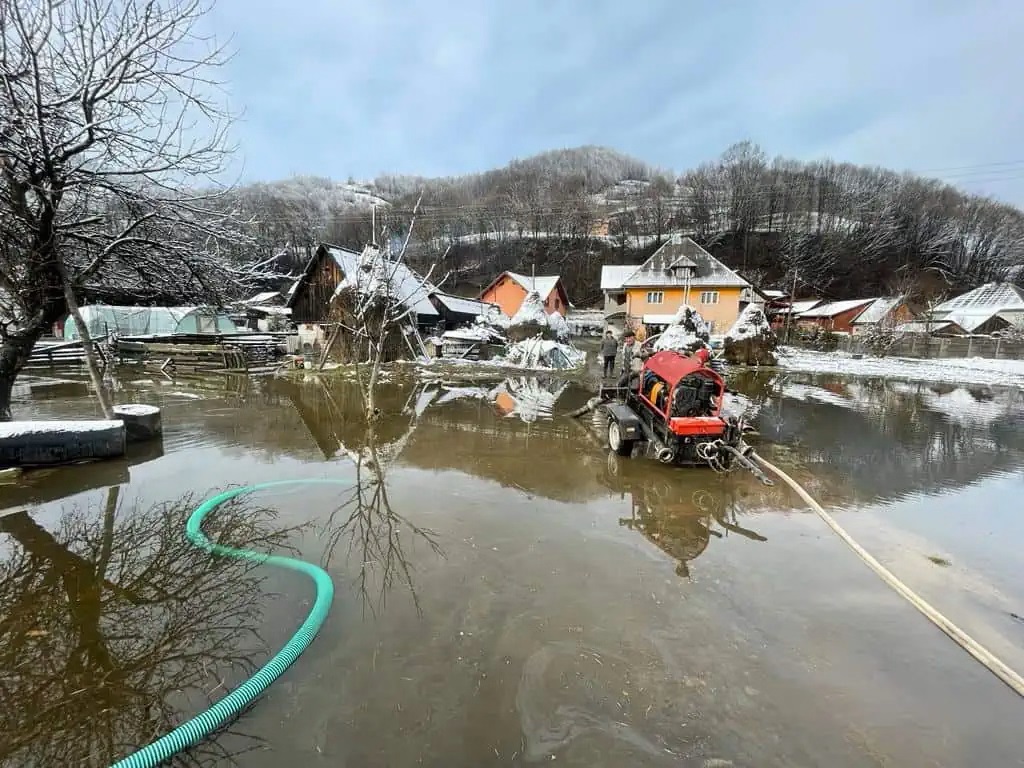 Mai multe gospodării au fost inundate în Apuseni, zona Sohodol
