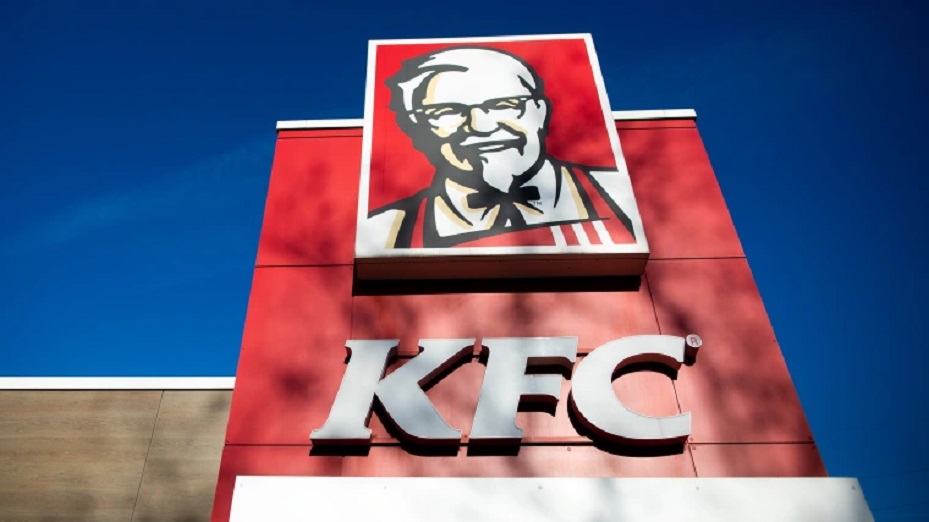 KFC a deschis un restaurant într-o benzinărie, pe autostrada A1 Sebeș-Deva