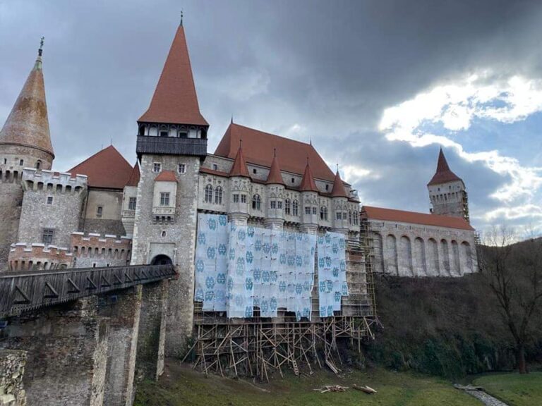 (FOTO) Dan Bobouțanu anunță: Ritm bun al lucrărilor la Castelul Corvinilor
