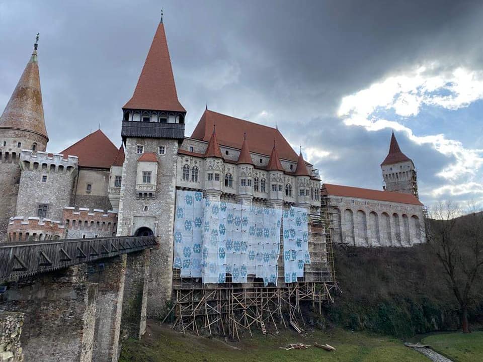 (FOTO) Dan Bobouțanu anunță: Ritm bun al lucrărilor la Castelul Corvinilor