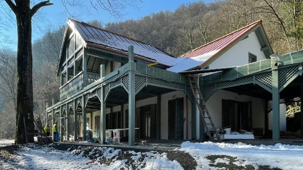 Cabana de la Vadu Crișului este aproape finalizată