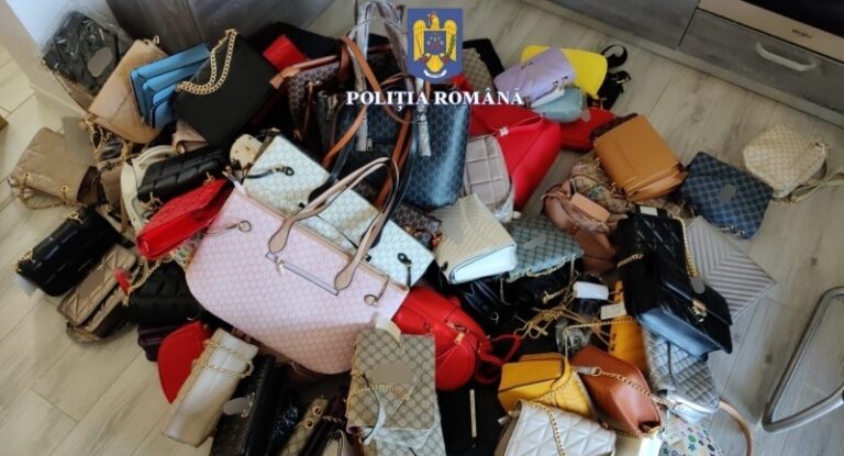 Peste 3.000 de produse contrafacere au fost confiscate de polițiștii bihoreni, în urma a două percheziții domiciliare