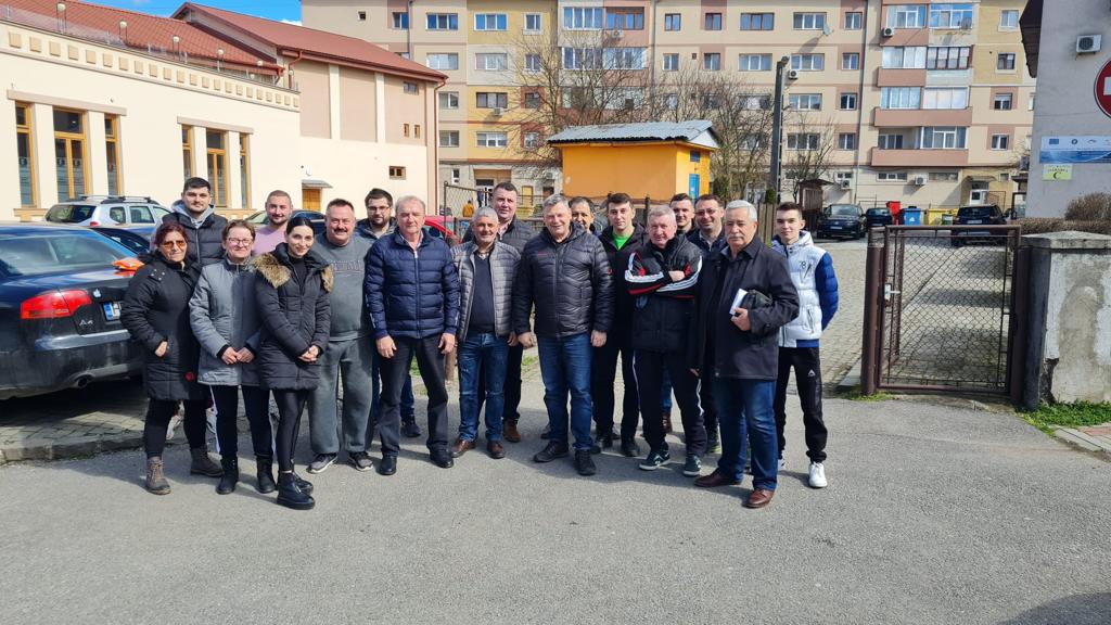 PSD Brad a organizat de „Vinerea Verde” o acţiune de ecologizare