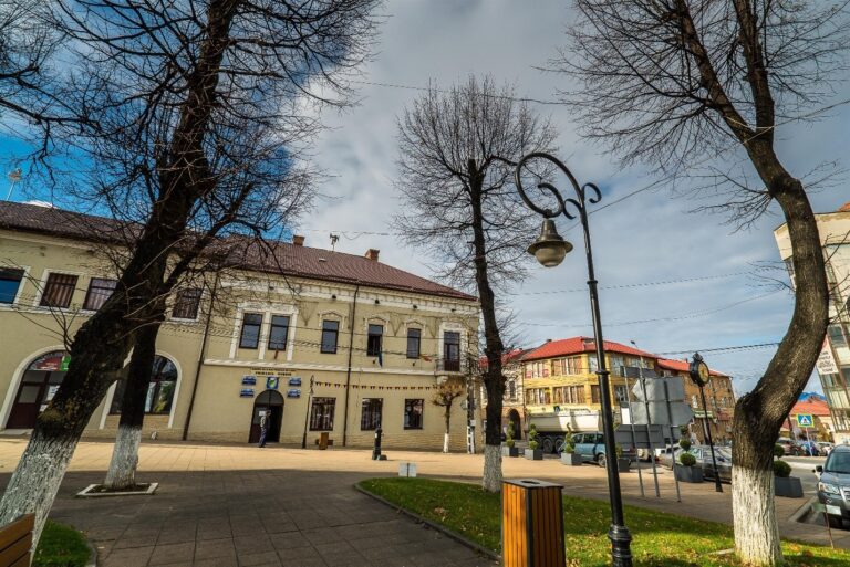 Concurs pentru funcția de director executiv la Direcția Administrativă – primăria orașului Huedin