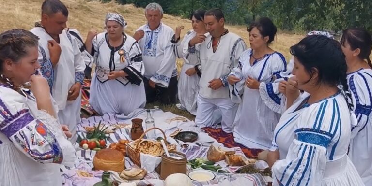 VIDEO Rugăciunea este ritualul care reflectă unitatea dintre pământ și cer, prin care omul de rând se contopește cu divinitatea!