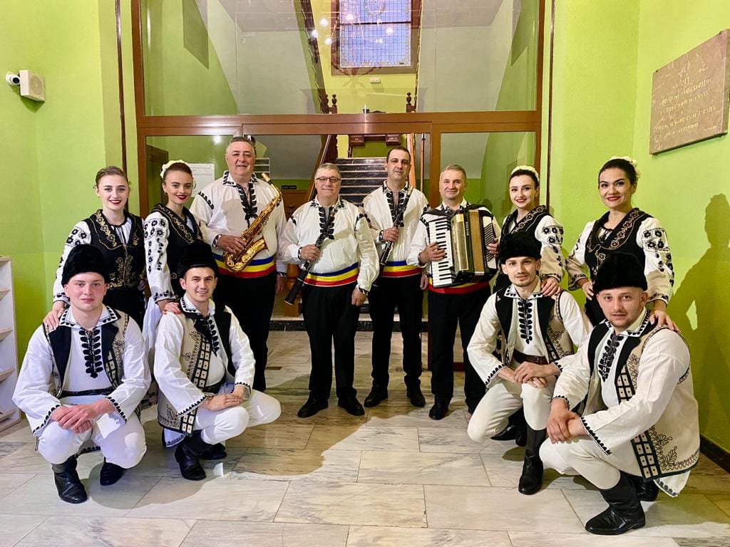 Mândria Bradului, Ansamblul Folcloric „Doina Crișului” a ajuns și în Spania