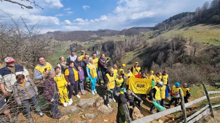 De ziua Pamântului, AUR Hunedoara a ecologizat Fundătura Ponorului, unul dintre cele mai frumoase locuri din Hunedoara