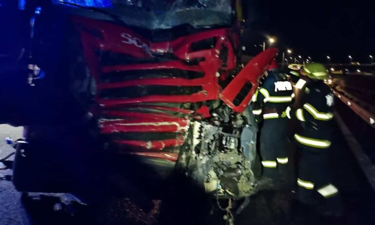 Accident cu două TIR-uri la ieșirea de pe A10, la Sebeș