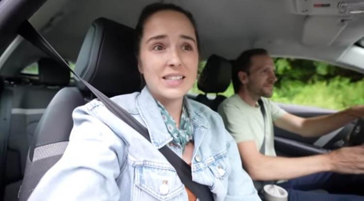 Cuplu de vloggeri americani, despre Transfăgăran: Înțeleg de ce se spune că este cel mai spectaculos drum din lume