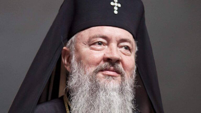 Mitropolitul Andrei Andreicuț, despre originea creștină a steagului Uniunii Europene: „Culoarea albastră a steagului este culoarea Maicii Domnului, iar cele douăsprezece stele reprezintă coroana Sa!”