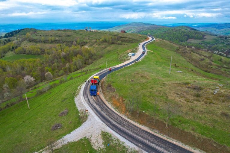 Lucrările la cel mai spectaculos drum din Carpați sunt în derulare! Hațegan: Transalpina Apusenilor avansează!