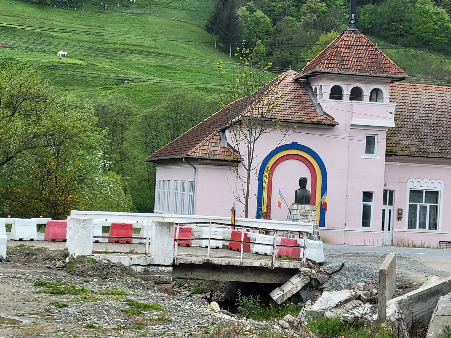 (PETIȚIE) DN74 A, Câmpeni și Abrud, o batjocură plină de cinism la adresa a moților: Semnează și tu petiția!